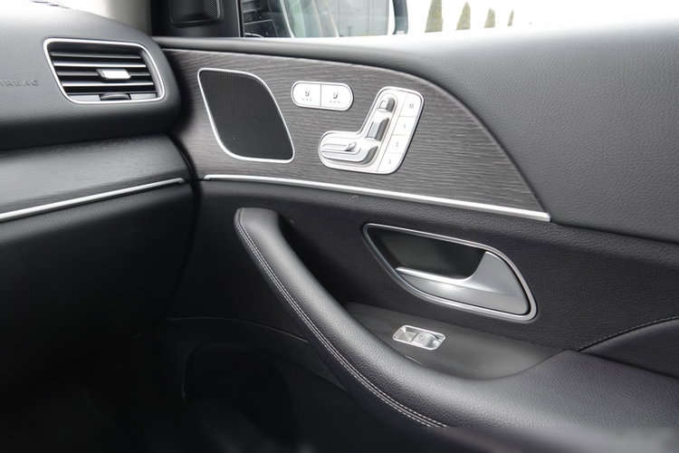 Mercedes GLE 300 D / 4MATIC / 9G-TRONIC / 272 KM / SALON POLSKA / NISKI PRZEBIEG / AIRMATIC zdjęcie 50