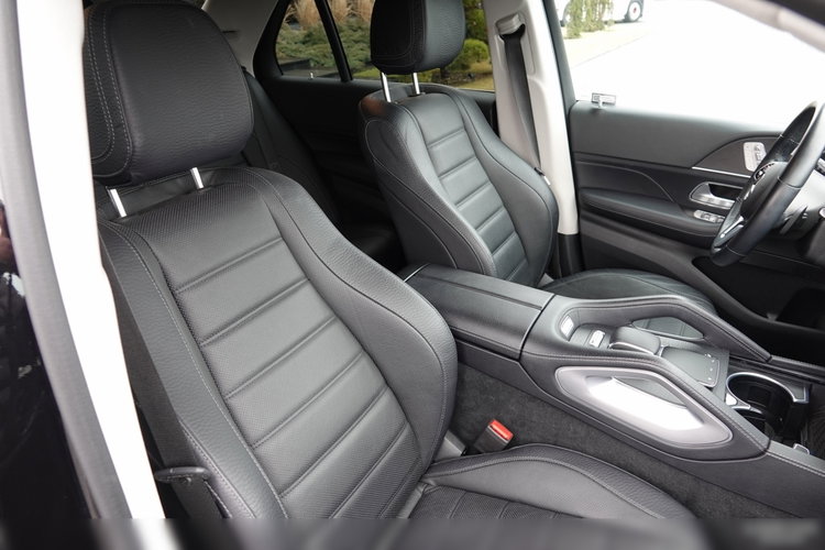 Mercedes GLE 300 D / 4MATIC / 9G-TRONIC / 272 KM / SALON POLSKA / NISKI PRZEBIEG / AIRMATIC zdjęcie 52