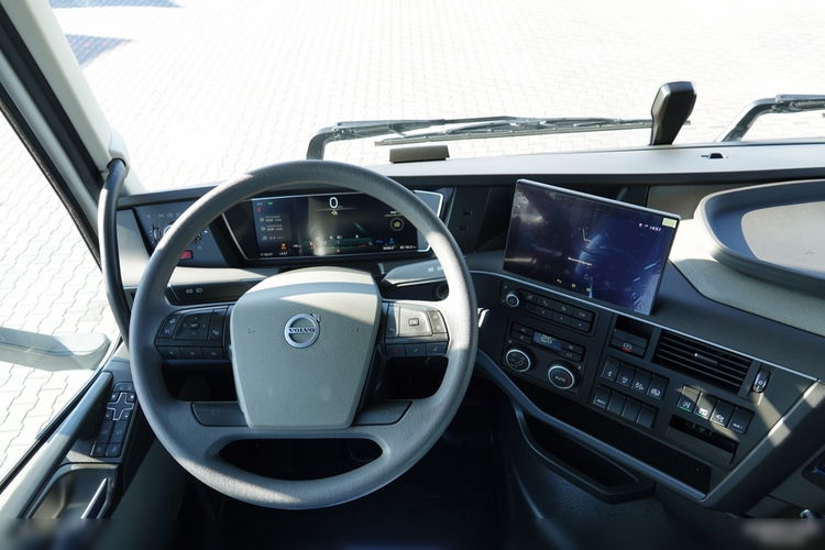 Volvo FH 460 / 85.000 KM / PO ZŁOTYM KONTRAKCIE SERWISOWYM  zdjęcie 28