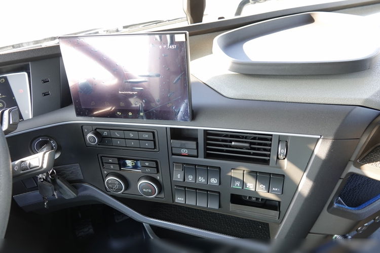 Volvo FH 460 / 85.000 KM / PO ZŁOTYM KONTRAKCIE SERWISOWYM  zdjęcie 29