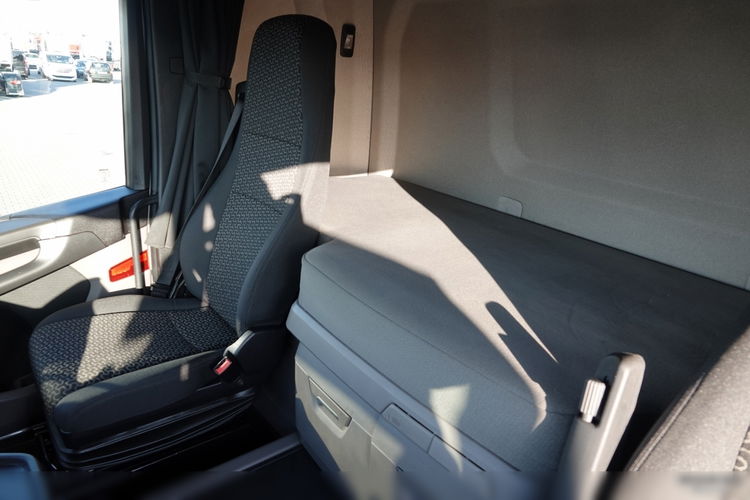 Scania R 450 / RETARDER / KLIMA POSTOJOWA / OPONY 100% / PO KONTRAKCIE SERWISOWYM  zdjęcie 26