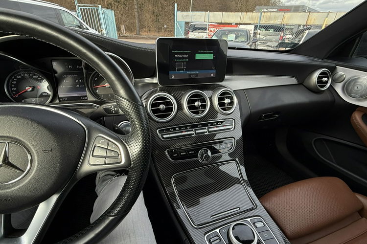 Mercedes C 300 Coupé 4-Matic bardzo bogata wersja stan idealny 1 wl zamina 1.gwarancj zdjęcie 12