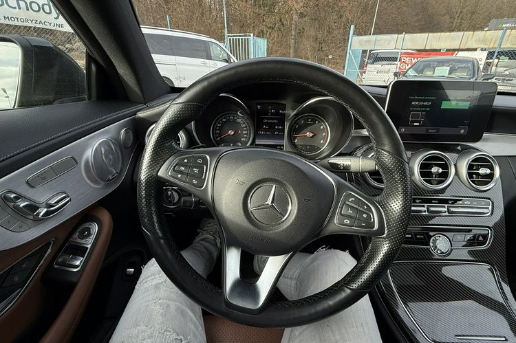 Mercedes C 300 Coupé 4-Matic bardzo bogata wersja stan idealny 1 wl zamina 1.gwarancj zdjęcie 13