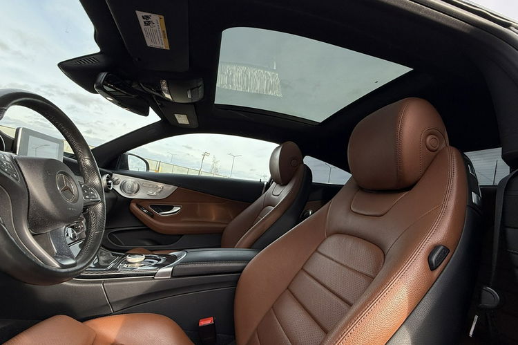 Mercedes C 300 Coupé 4-Matic bardzo bogata wersja stan idealny 1 wl zamina 1.gwarancj zdjęcie 20