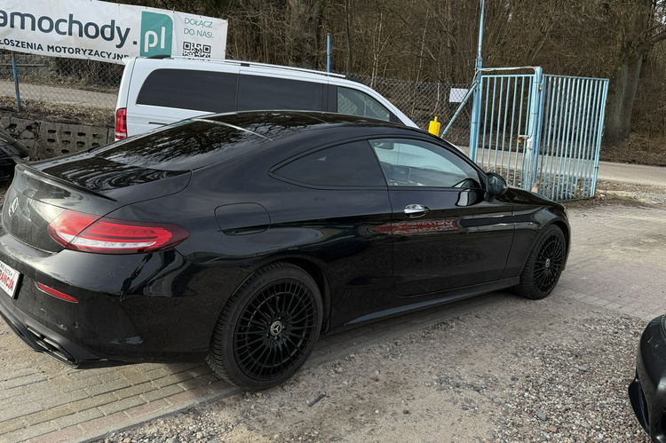 Mercedes C 300 Coupé 4-Matic bardzo bogata wersja stan idealny 1 wl zamina 1.gwarancj zdjęcie 6