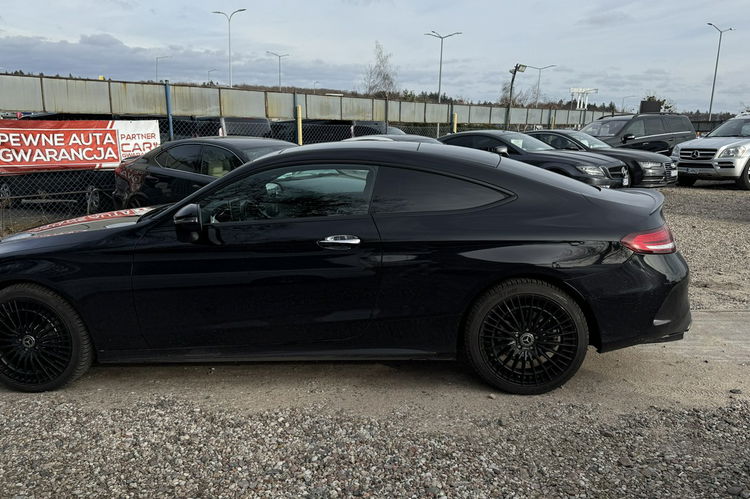 Mercedes C 300 Coupé 4-Matic bardzo bogata wersja stan idealny 1 wl zamina 1.gwarancj zdjęcie 8