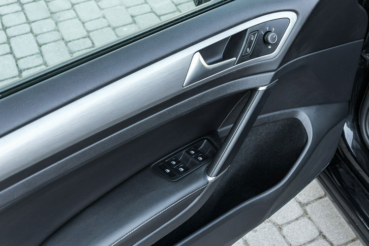 Volkswagen Golf 1.4_Benzyna_150KM_153 tyś. km_R-LINE zdjęcie 10