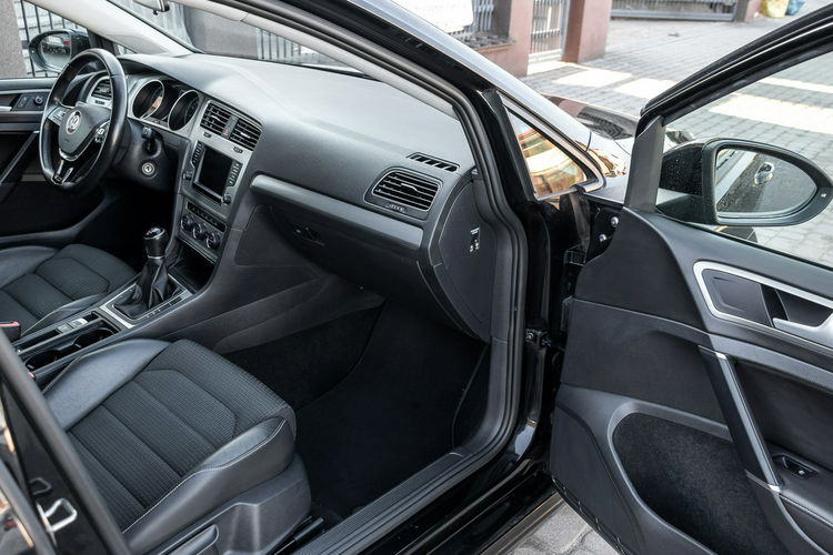 Volkswagen Golf 1.4_Benzyna_150KM_153 tyś. km_R-LINE zdjęcie 13