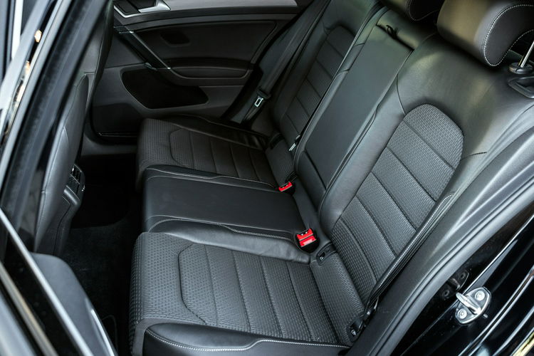 Volkswagen Golf 1.4_Benzyna_150KM_153 tyś. km_R-LINE zdjęcie 22