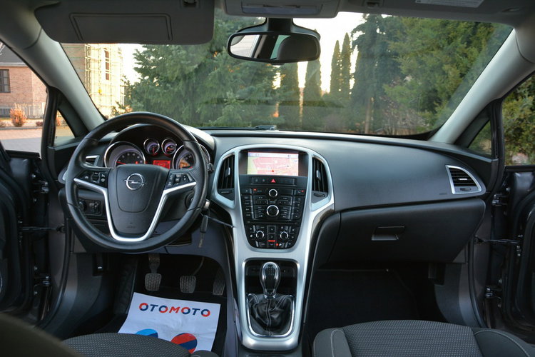 Astra GTC Innovation bi-Xenon Ledy Navi 2xParktr. Alu17 Aso Opel zdjęcie 21