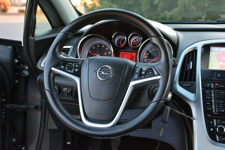 Astra GTC Innovation bi-Xenon Ledy Navi 2xParktr. Alu17 Aso Opel zdjęcie 22