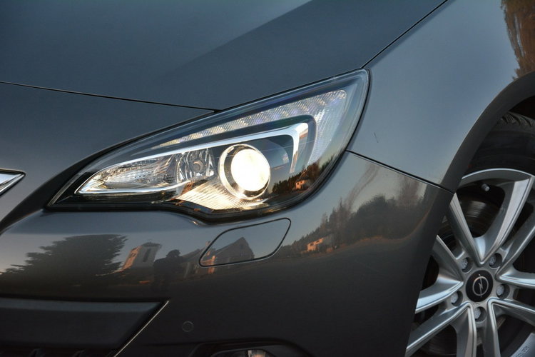 Astra GTC Innovation bi-Xenon Ledy Navi 2xParktr. Alu17 Aso Opel zdjęcie 5
