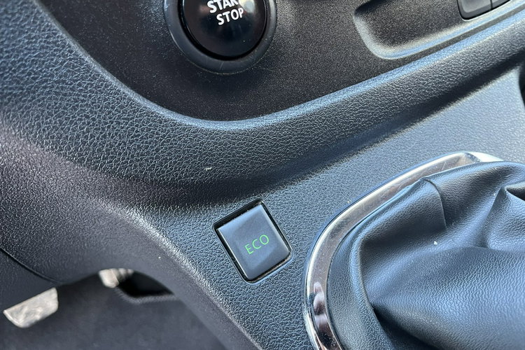 Nissan NV300 Opel Vivaro Renault Trafic Klima El szyby 6 biegów Stan BDB BEzwypadko zdjęcie 18