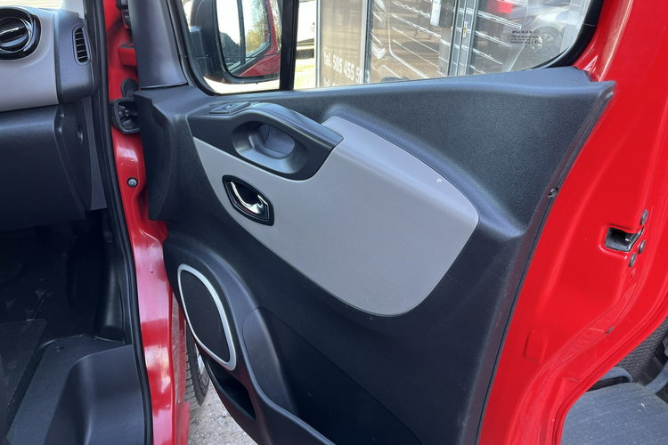 Nissan NV300 Opel Vivaro Renault Trafic Klima El szyby 6 biegów Stan BDB BEzwypadko zdjęcie 22
