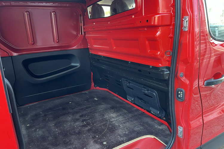 Nissan NV300 Opel Vivaro Renault Trafic Klima El szyby 6 biegów Stan BDB BEzwypadko zdjęcie 26