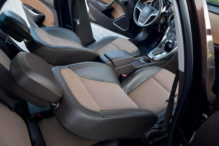 Opel Astra Innovation Colour Automat bi-Xenon Ledy Navi Skóry 2xParktr. zdjęcie 18