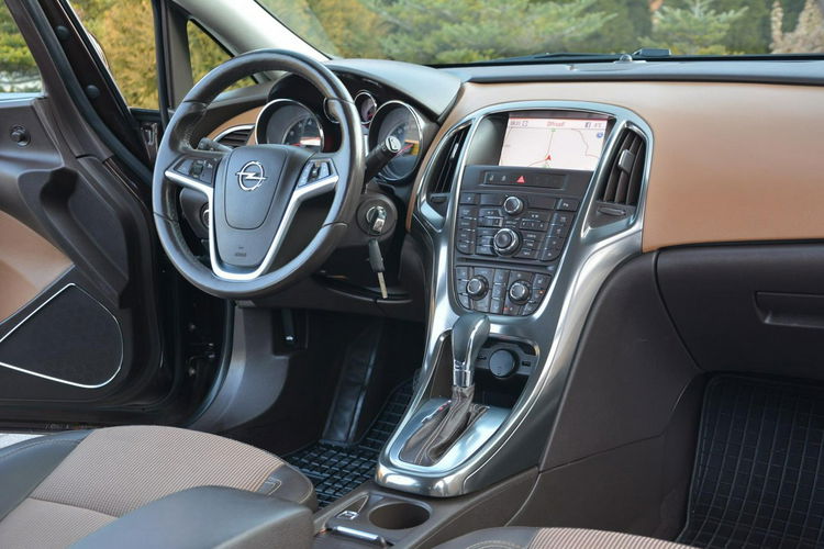 Opel Astra Innovation Colour Automat bi-Xenon Ledy Navi Skóry 2xParktr. zdjęcie 19