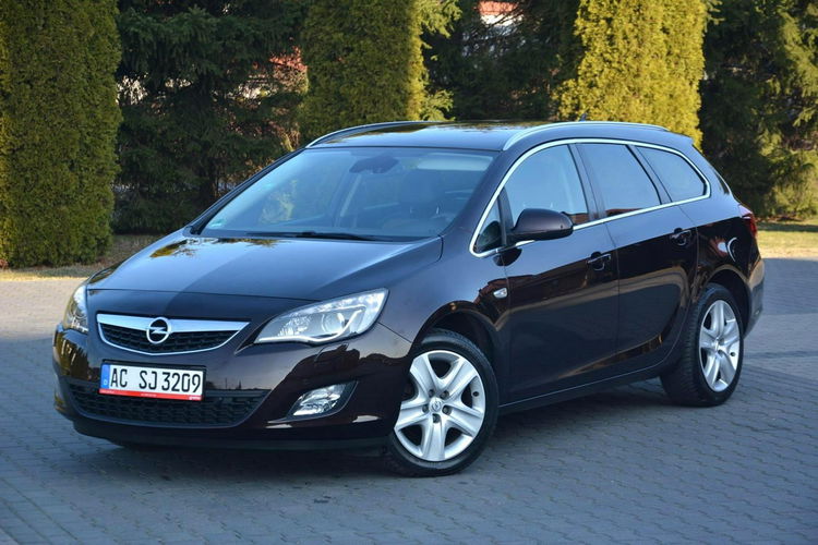 Opel Astra Innovation Colour Automat bi-Xenon Ledy Navi Skóry 2xParktr. zdjęcie 2