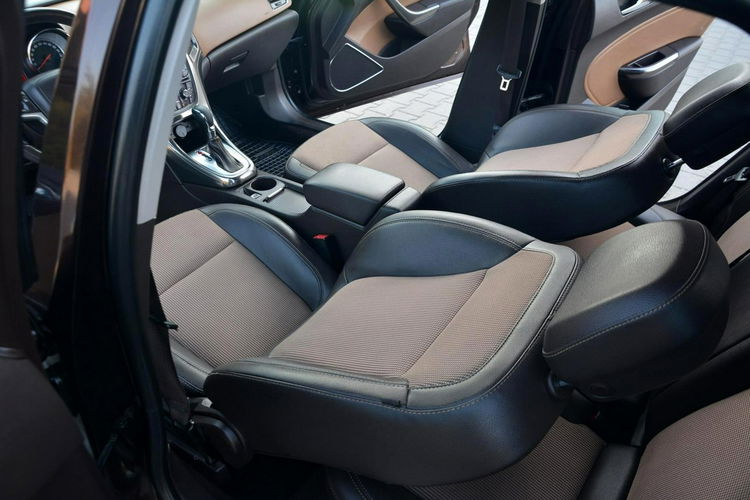 Opel Astra Innovation Colour Automat bi-Xenon Ledy Navi Skóry 2xParktr. zdjęcie 21