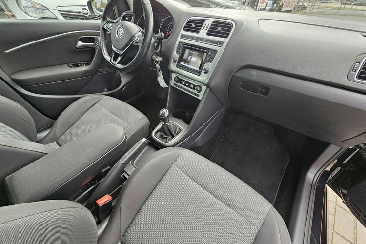 Volkswagen Polo radar, grzane fotele, alu, tempomat, klimatronik zdjęcie 15