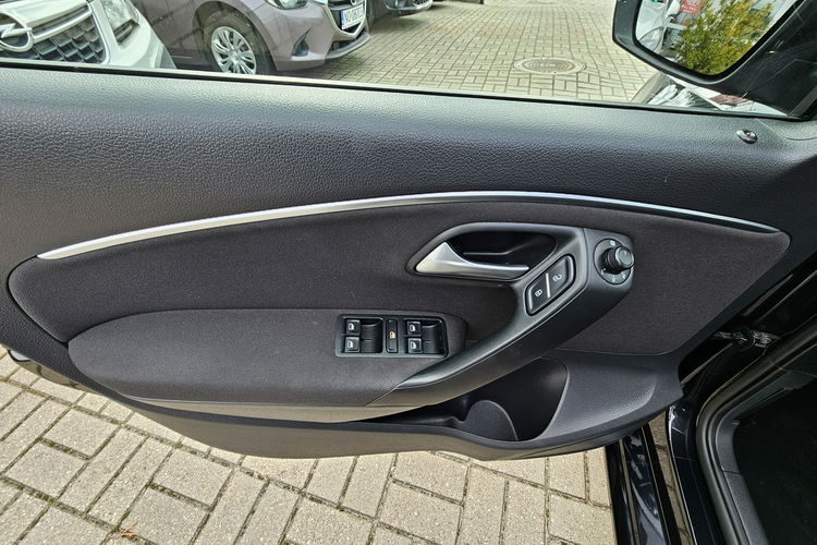 Volkswagen Polo radar, grzane fotele, alu, tempomat, klimatronik zdjęcie 16