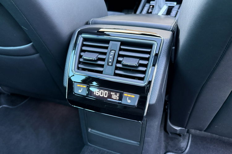 Skoda Superb 19r. 2.0 TDI 190KM DSG Sportline bezwypadkowa super stan, wyposażenie zdjęcie 27