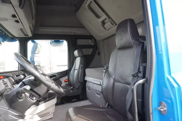 Scania R650 V8 / 650 KM / Rama 8.8 m / 4. oś skrętna zdjęcie 15
