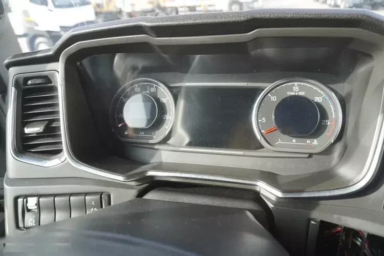 Scania R650 V8 / 650 KM / Rama 8.8 m / 4. oś skrętna zdjęcie 17