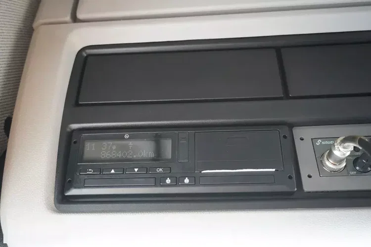 Scania R650 V8 / 650 KM / Rama 8.8 m / 4. oś skrętna zdjęcie 18