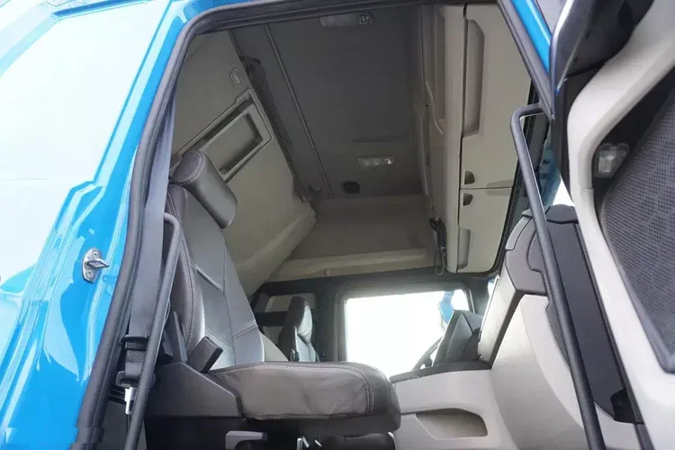 Scania R650 V8 / 650 KM / Rama 8.8 m / 4. oś skrętna zdjęcie 28