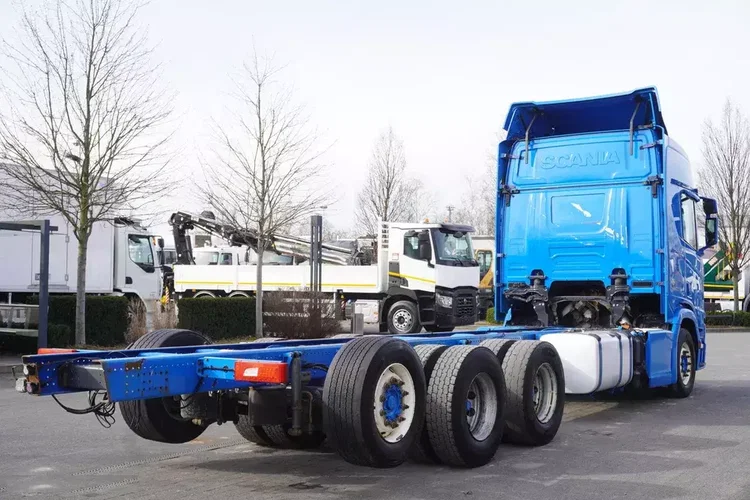 Scania R650 V8 / 650 KM / Rama 8.8 m / 4. oś skrętna zdjęcie 3