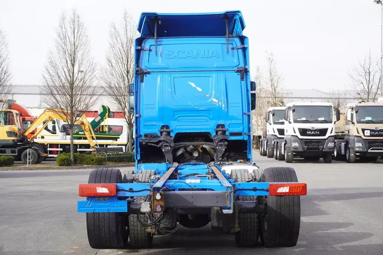 Scania R650 V8 / 650 KM / Rama 8.8 m / 4. oś skrętna zdjęcie 4