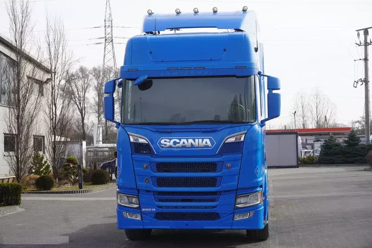 Scania R650 V8 / 650 KM / Rama 8.8 m / 4. oś skrętna zdjęcie 8