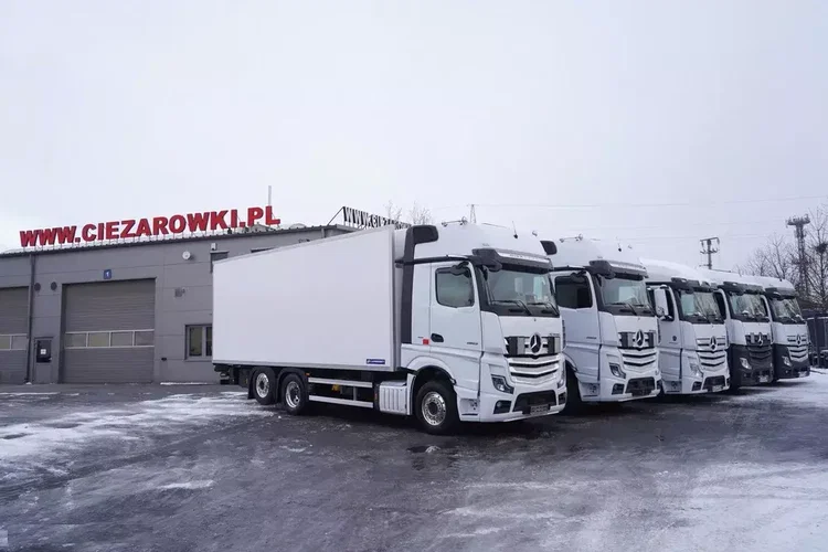 Mercedes Actros L 2545 / NOWA Chłodnia Lamberet / 2023 / 140 tys. km zdjęcie 2
