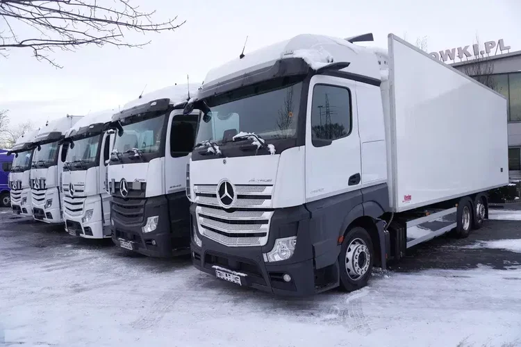 Mercedes Actros L 2545 / NOWA Chłodnia Lamberet / 2023 / 140 tys. km zdjęcie 5