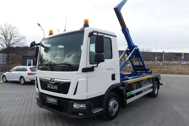 TGL 12.220 / HAKOWIEC 7 t / EURO 6 / / MANUAL / zdjęcie 1