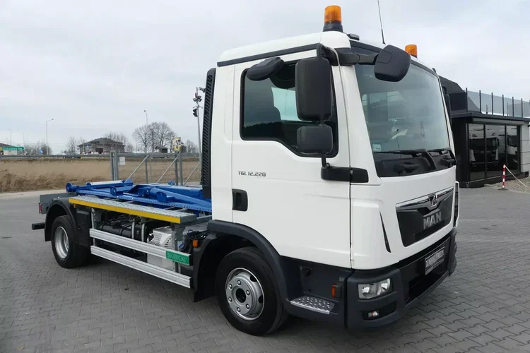 TGL 12.220 / HAKOWIEC 7 t / EURO 6 / / MANUAL / zdjęcie 10