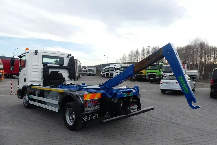 TGL 12.220 / HAKOWIEC 7 t / EURO 6 / / MANUAL / zdjęcie 12