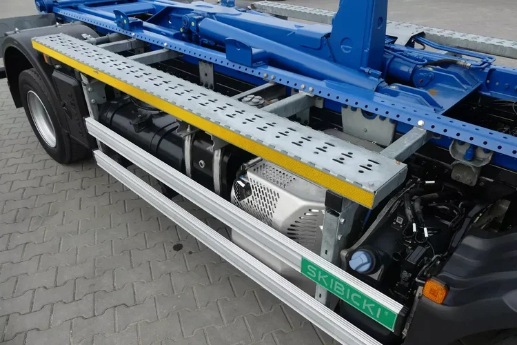 TGL 12.220 / HAKOWIEC 7 t / EURO 6 / / MANUAL / zdjęcie 14