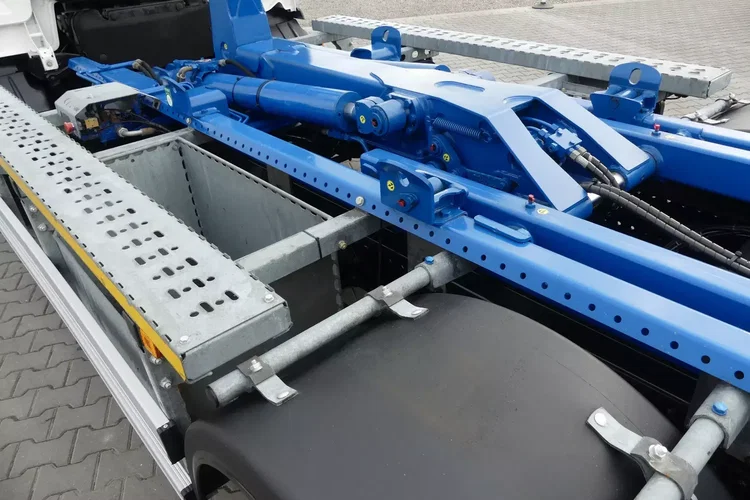 TGL 12.220 / HAKOWIEC 7 t / EURO 6 / / MANUAL / zdjęcie 16