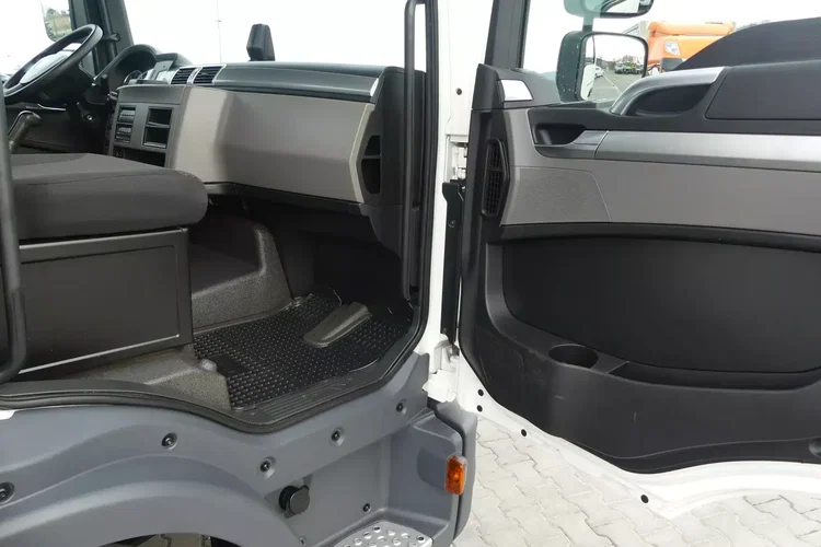 TGL 12.220 / HAKOWIEC 7 t / EURO 6 / / MANUAL / zdjęcie 26