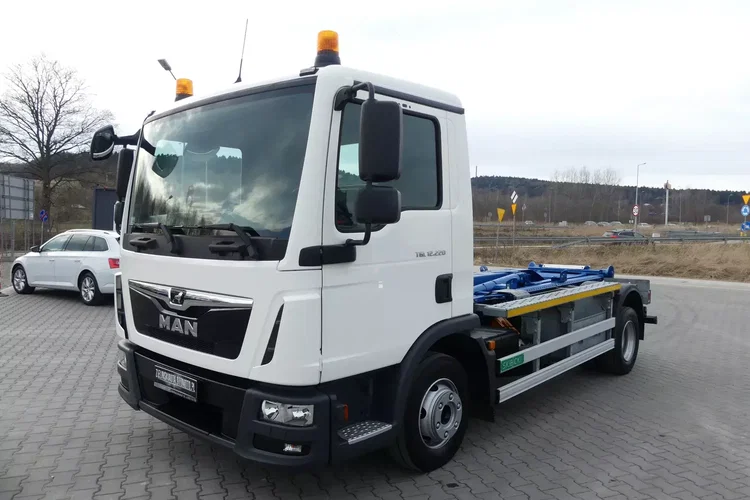 TGL 12.220 / HAKOWIEC 7 t / EURO 6 / / MANUAL / zdjęcie 5