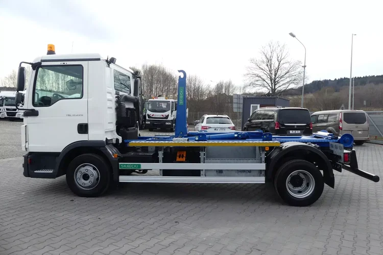 TGL 12.220 / HAKOWIEC 7 t / EURO 6 / / MANUAL / zdjęcie 6