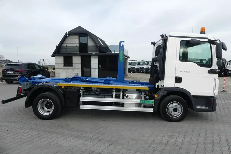 TGL 12.220 / HAKOWIEC 7 t / EURO 6 / / MANUAL / zdjęcie 9