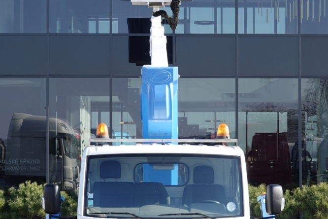 Nissan CABSTAR NT 400 /  WZWYŻKA 18 METRÓW / PODNOŚNIK KOSZOWY SOCAGE T318 / KOSZ 2 OSOBOWY - 225 kg / PO KONTRAKCIE SERWISOWYM  zdjęcie 12
