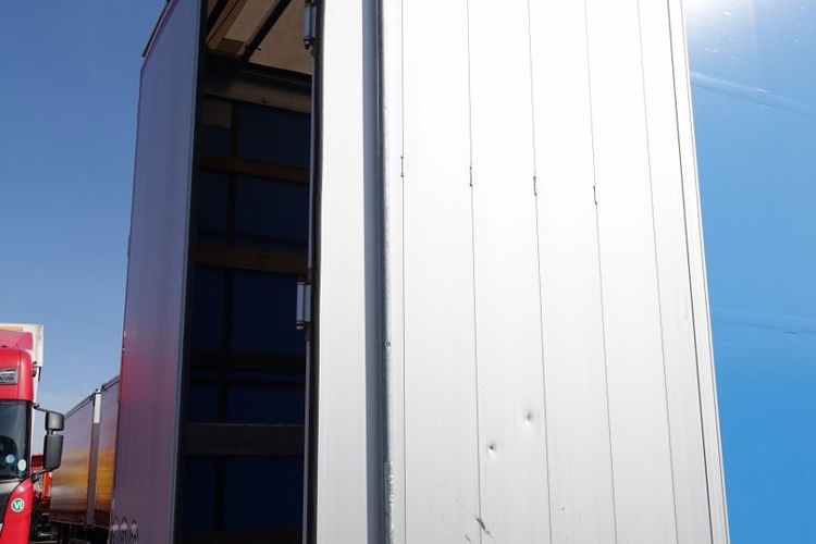 Volvo FH 420 / 6X2 / SOLÓWKA / FIRANKA 9.3 M / KLIMA POSTOJOWA / ALUFELGI / TV / OŚ PODNOSZONA / PO KONTRAKCIE SERWISOWYM  zdjęcie 14