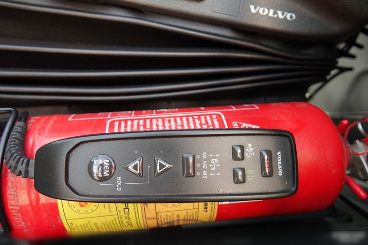 Volvo FH 420 / 6X2 / SOLÓWKA / FIRANKA 9.3 M / KLIMA POSTOJOWA / ALUFELGI / TV / OŚ PODNOSZONA / PO KONTRAKCIE SERWISOWYM  zdjęcie 27