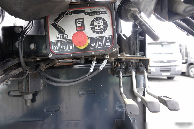 Renault LANDER 380 / 6X4 / SKRZYNIOWY 6.8 M + HDS HIAB 188 HIDUO / UDŹWIG 4900KG / STEROWANIE RADIOWE zdjęcie 23