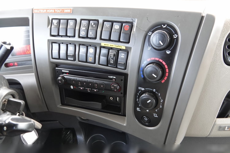 Renault LANDER 380 / 6X4 / SKRZYNIOWY 6.8 M + HDS HIAB 188 HIDUO / UDŹWIG 4900KG / STEROWANIE RADIOWE zdjęcie 35