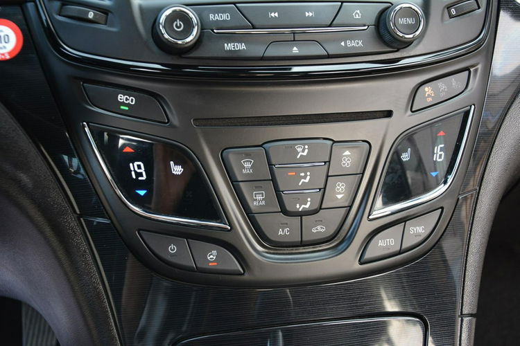 Insignia 1.4T(140KM) Bi-Xenon Ledy Duża Navi Kamera 2xParktr. Aso Opel zdjęcie 29
